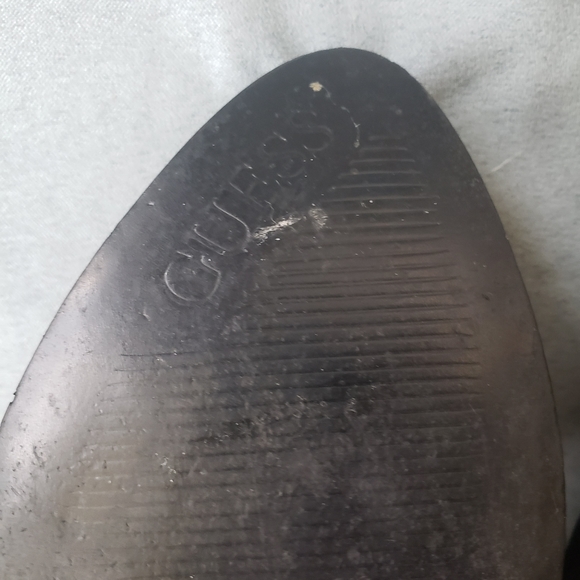 Sz 8 Guess Black Velvety Heels - Picture 10 of 11